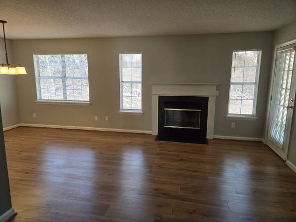 $145,000 / 2br - Great Two Bedroom Condo (Greensboro, NC)64027279040003121