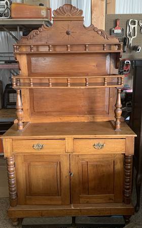 Antique Solid Maple Wooden Buffet/Bar Featuring Decorative Crown 1