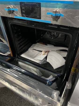 Bosch Electric 30” Double Wall Oven W/ Convection 1