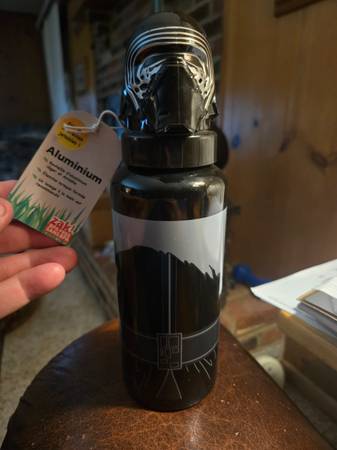 Brand new star wars kylo ren aluminum water bottle 1
