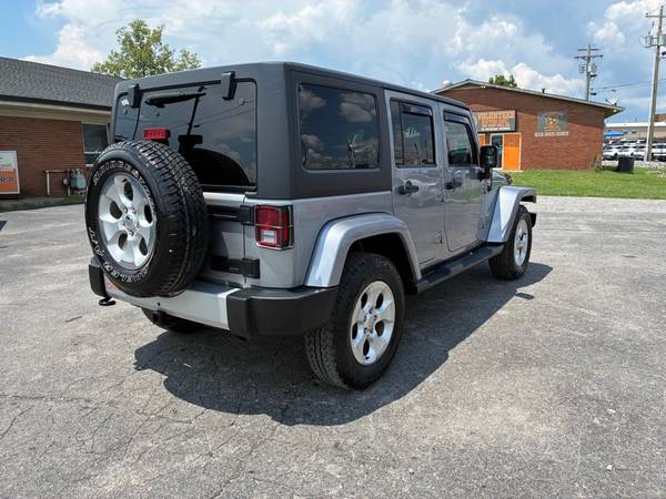 2015 Jeep Wrangler Unlimited 4WD 4 puertas Sahara - $17,493 (Lebanon, TN)63470434183043124