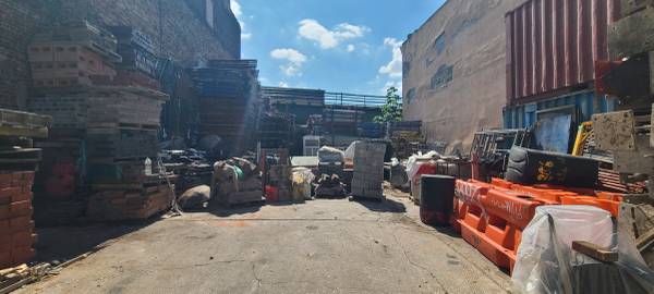 $4,500 / 3500ft2 - OUTDOOR LOT WITH SOLID METAL GATES/PRIVATE/SECURE/OFFICE SPACE ADDTL (EAST NEW YORK)63874741584259121