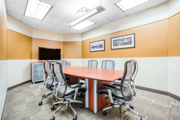 $2,568 $2568 Turnkey Large Office Space - Move in Ready (Center Valley)64010163088770120