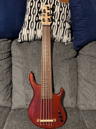 Kala USA California 5-String U-Bass 1