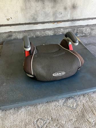 Graco Booster Seat (2-24) 1