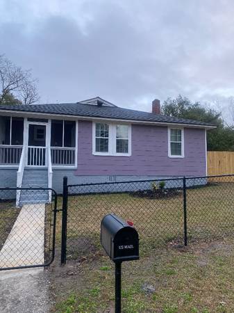 $1100.00 / 1br - 1 bedroom in shared 4 bedroom home near DT and Park Circle!64015947445121120
