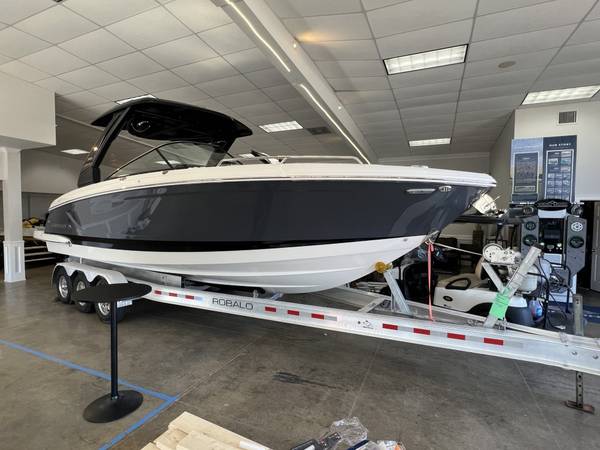 **2025 Chaparral 307SSX "BIG" Bowrider** 1