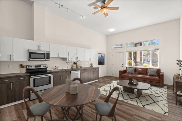 Separate Dining Room, Kent WA, 3bd 2ba 1