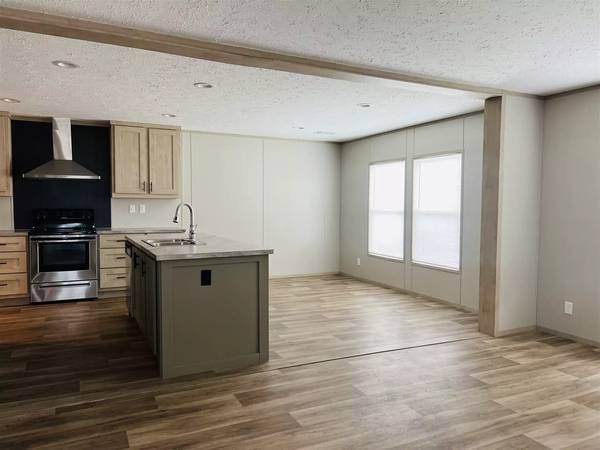 $1,869 / 3br - 1456ft2 - Stop by today and check out our lovely 1456 sq ft, 3 bed / 2 bath! (Fort Pierce)63799881377281122