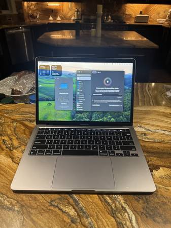 MacBook Pro M1 TouchBar 1