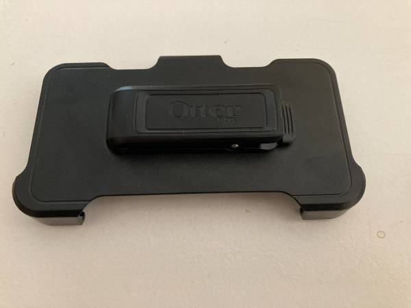 Otterbox Defender Belt Clip for Iphone SE Gen II, Iphone 7 & 8 - Free 1