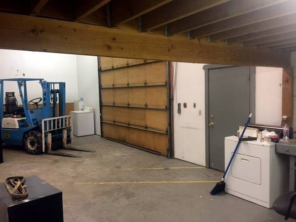 $1,095,000 / 5742ft2 - Southside Warehouse/Office Building - FOR SALE (7900 King Street)64014172014211124
