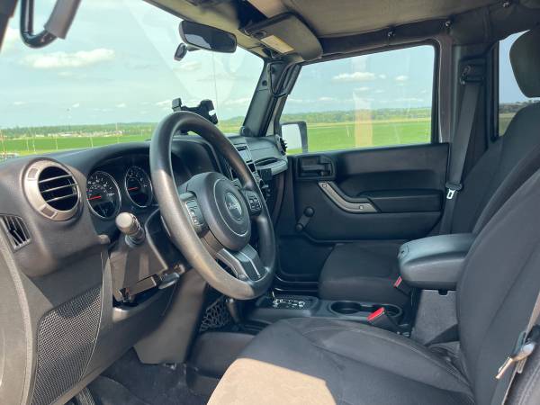 14 Jeep Wrangler Unlimited 149 mil *FINANCIAMIENTO DISPONIBLE PARA TODOS LOS PUNTOS DE CRÉDITO - $15,990 (Vinton)63470778895875123