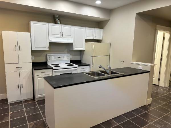 Large 1 Bed Suite- Bear Mountain 3
