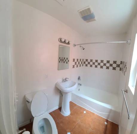$1,050 / 1br - /+/Spacious 1-bedroom apartment located in San Diego/+/ (San Diego)63657276249985122