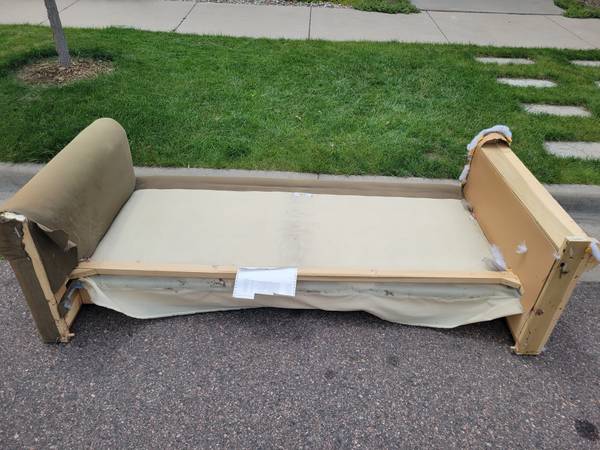 FREE sofa frame 1