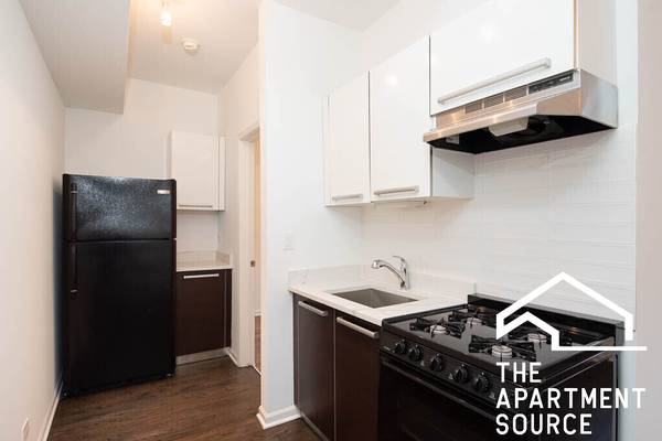 $1,285 / 1br - NEWLY Rehabbed 1 Bed, Close to Red Line! (5054 N. Winthrop) (Edgewater)63960009756803121