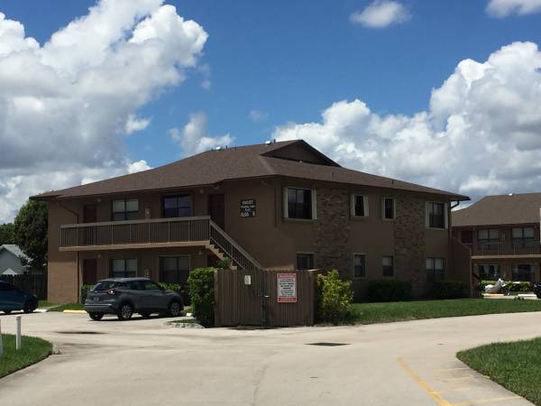 $1,850 / 2br - $1850 ENORMOUS 2B/2B IN WINDING LAKE (SUNRISE)64001845357057124