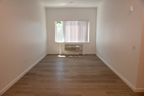 $842 / 3br - 3B/2B, Assigned Resident Parking, Art Space (9660 SW Greenburg Rd, Tigard, OR)63615726638851124