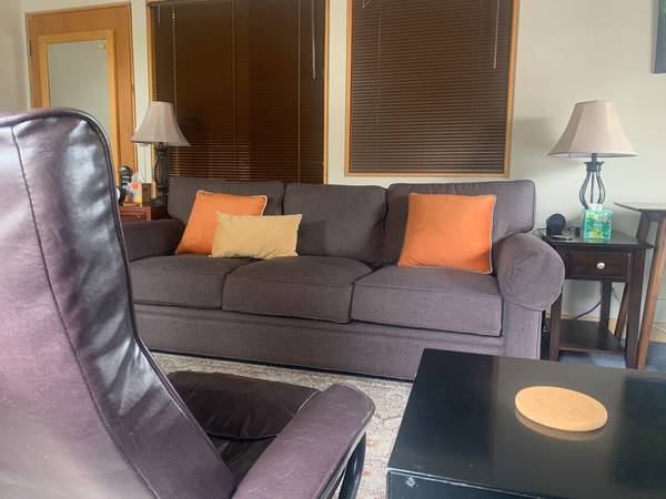$245 Shared Therapy-style Corner Office for Rent (santa cruz)63834315440259121