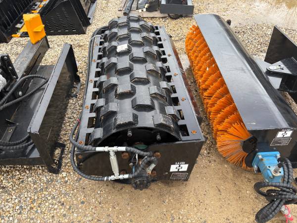 Dingo and skid steer compactor 1