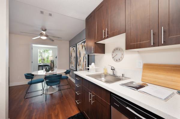 $1,978 / 1br - 821ft2 - Love Reading By The Fire? Bookmark Our 1-Bedroom With Den Today! 📖🔖 (Folsom)63919495536642121