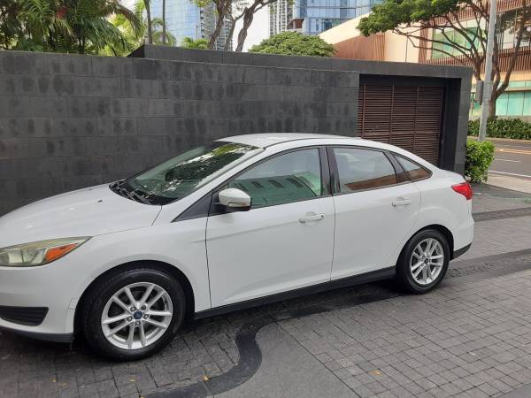 2015 Ford Focus SE 5SP fully loaded mint condition 1