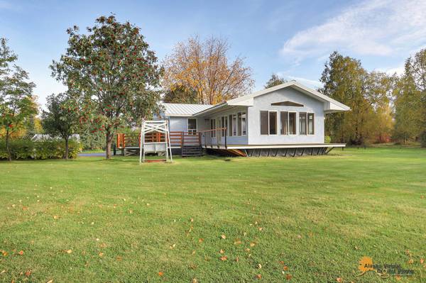 $695,000 / 3br - 2738ft2 - REDUCED!! Rare 4.93 Acre Homestead Unrestricted Property (Wasilla)64014171331331121