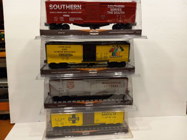 Menards Lionel Trains compatible boxcars 1
