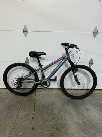 Nishiki Womens Mountain Bike 1
