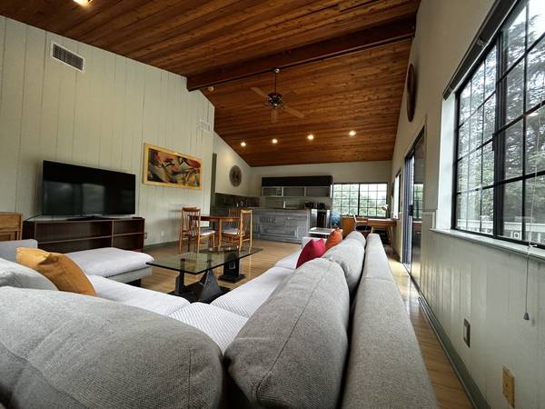 $2,900 / 1br - 950ft2 - Furnished Apartment -1Acre gated property -Views of Trees near CSUN (Sherwood Forest/Northridge)63876484133123123