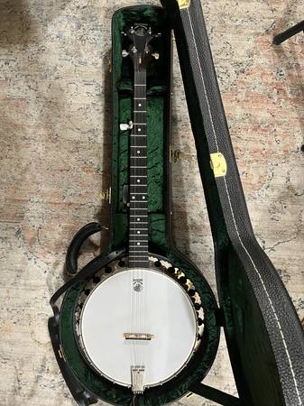 Deering Boston 5-String Banjo 1