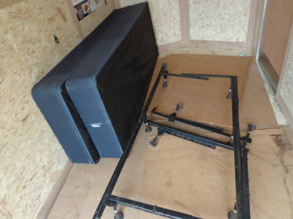 queen size box spring. like new 1