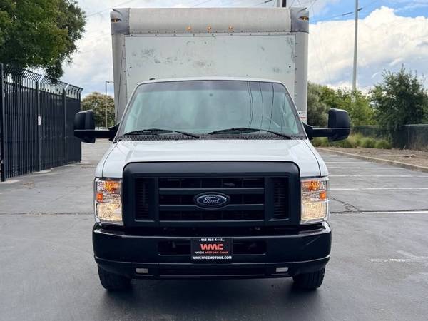 2019 Ford E350 SD - Photo 2