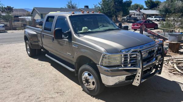 2005 Ford F350 dually 4x4 - Photo 6