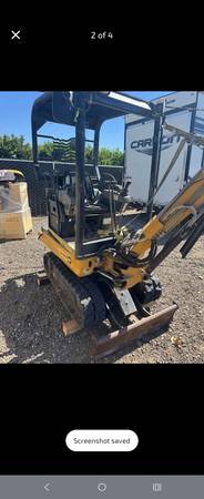 CAT MINI EXCAVATOR 1