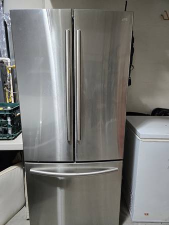 Samsung French Door Refrigerator/Freezer 22 cu   2022 model 1