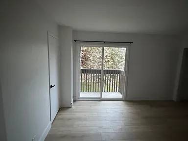 $2,400 / 2br - 1200ft2 - Modern 2BR/1.5BA Townhome with Balcony & Private Patio64000753877121121