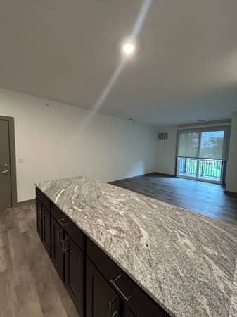 $1,659 / 1br - 812ft2 - Pool, Gym, AND Pet Friendly- Yes, It's Real!64020840903809124