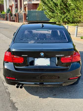 Título limpio en mano! BMW 328 xDrive 2015 - $6,000 (Brooklyn)63654712883715123