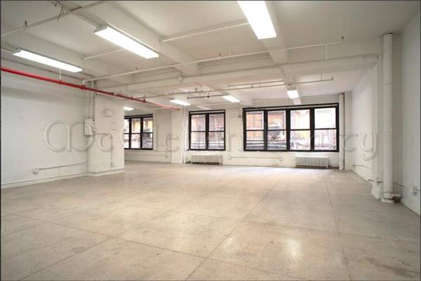 $5,320 / 2201ft2 - $29/ft!!! 2 Similar Half-Floor Built-Out Office Spaces (Chelsea)63765576038019121