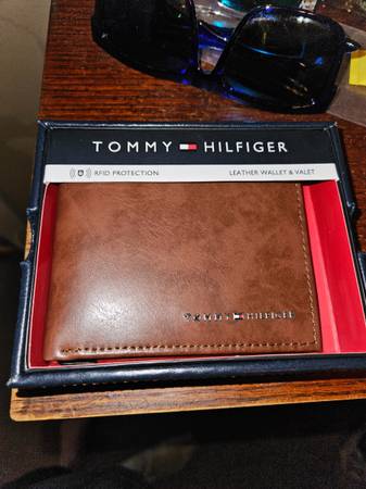 Men's Tommy Hilfiger wallet 1