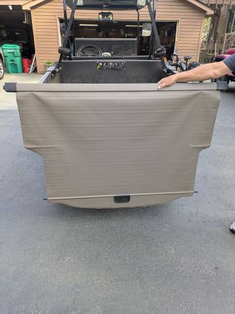 Yukon, Tahoe Cargo Area Shade 1