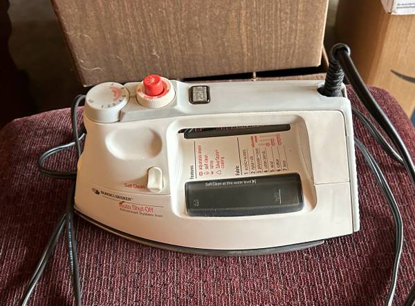 Black & Decker Steam Iron 1