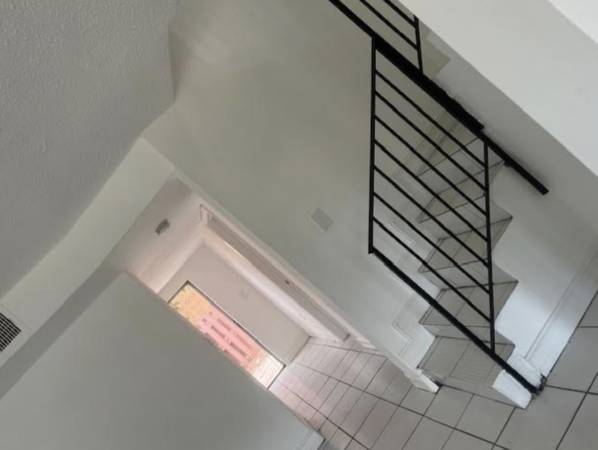 $2,800 / 3br - 1320ft2 - Recién pintado 3/2.5 + habitación para invitados, SIN HOA, patio privado (davie)63825138625155123