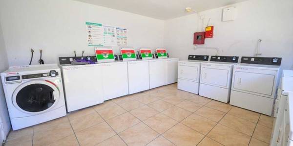 Wireless internet included, Laundry facilities 1