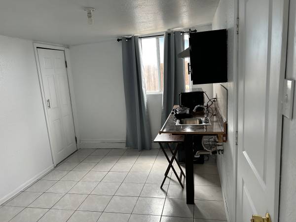 $1,200 / 1br - Room for Rent (Chula Vista)63845975230593123