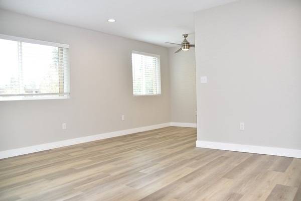 $1.795 / 1br - 690ft2 - ¡Imperdible! Apartamento de 1 dormitorio y 1 baño, amplio armario empotrado, lavadora y secadora dentro (Auburn, South King County)63814636251907122