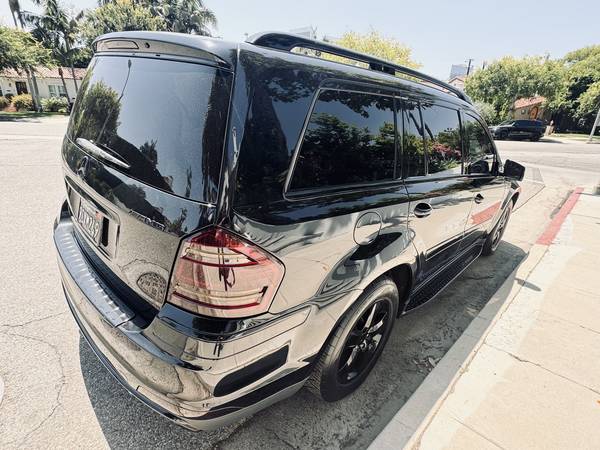2012 Mercedes Benz GL550 AMG all wheel drive SUV CLEAN TITLE - $8,500 (beverly hills)63618351502851122