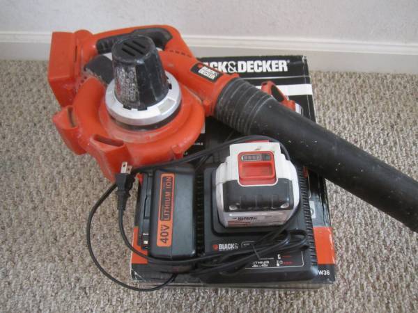 Leaf Blower BLACK+DECKER 40V Battery Powered + (2) Batteries + Charger 1